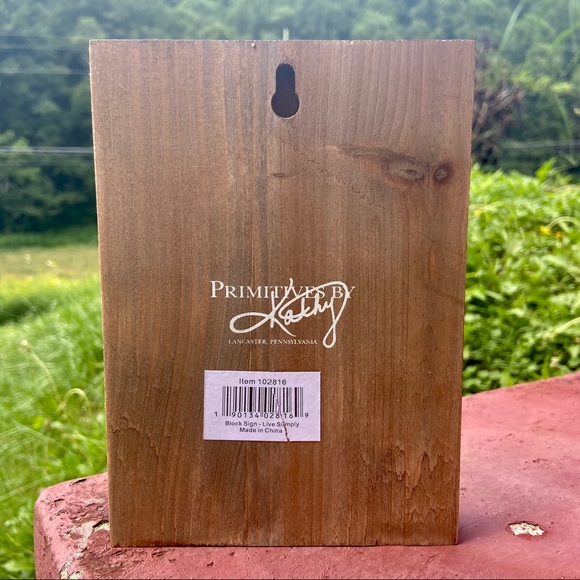 🆕 Wooden Block Sign - Live Simply - Picture 4 of 7